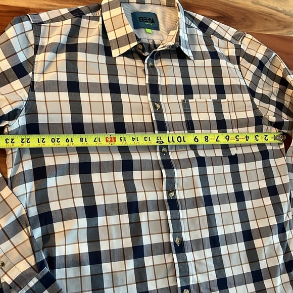 Beta Venturing Men's Large Plaid Button Down Casual Adventuring Shirt - Picture 4 of 9